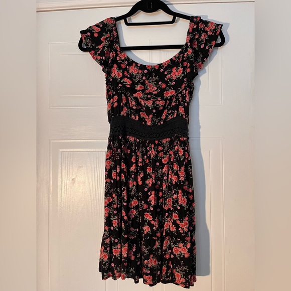 Ruffled Top Floral Mini Dress - Picture 1 of 4